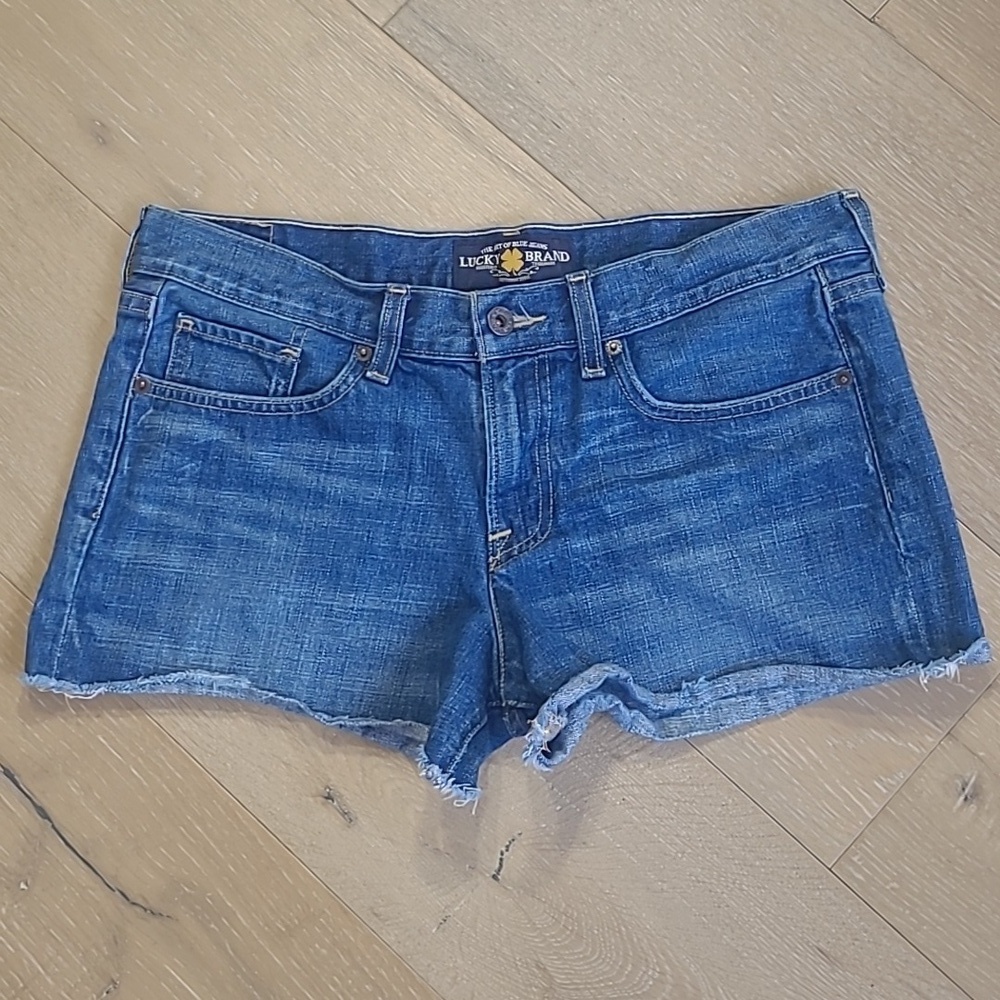 Lucky Brand The Cut Off Jean Shorts Women's sz 6/28 Denim Raw Hem Mid Rise Short